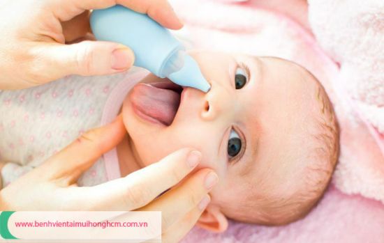 Cách làm loãng đờm cho trẻ sơ sinh bằng phương pháp hút mũi