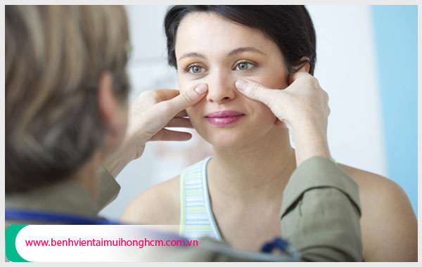 Viêm mũi ảnh hưởng đến các xoang bên hốc mắt